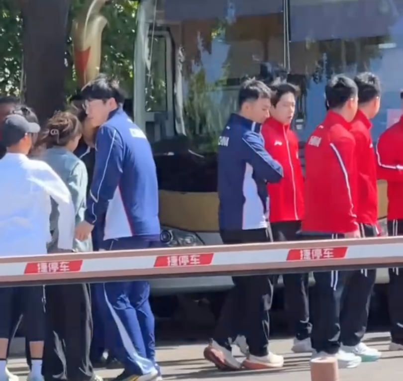 bti体育app下载-马龙送别国乒！温瑞博依旧随队当陪练 周雨盼向周2人为王楚钦分忧